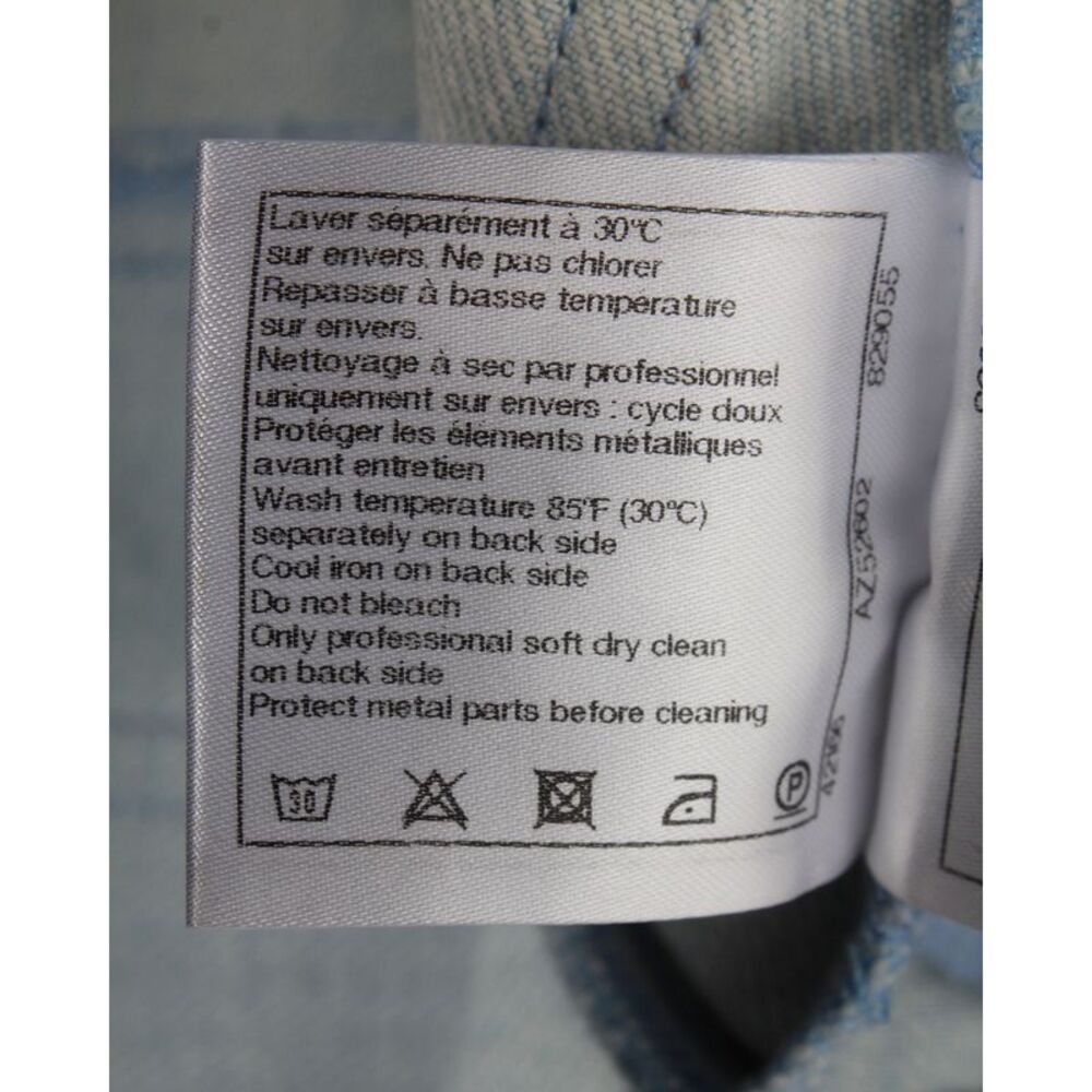 Chanel Colorblock Button-Detail Shorts in Light Blue Cotton - Picture 4 of 5